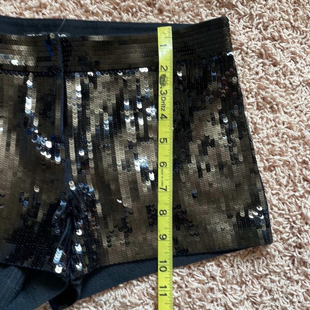 Express size 00 black sequin shorts - Picture 3 of 6